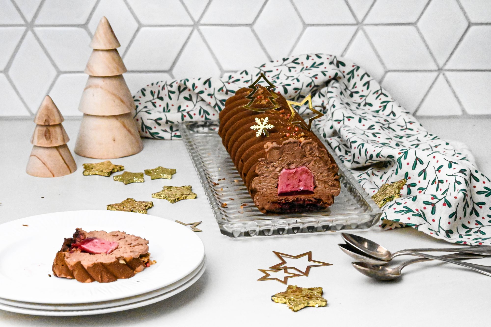 https://www.terrenature.ch/app/uploads/2024/12/Buche-chocolat-cerises-Photo-2.jpeg