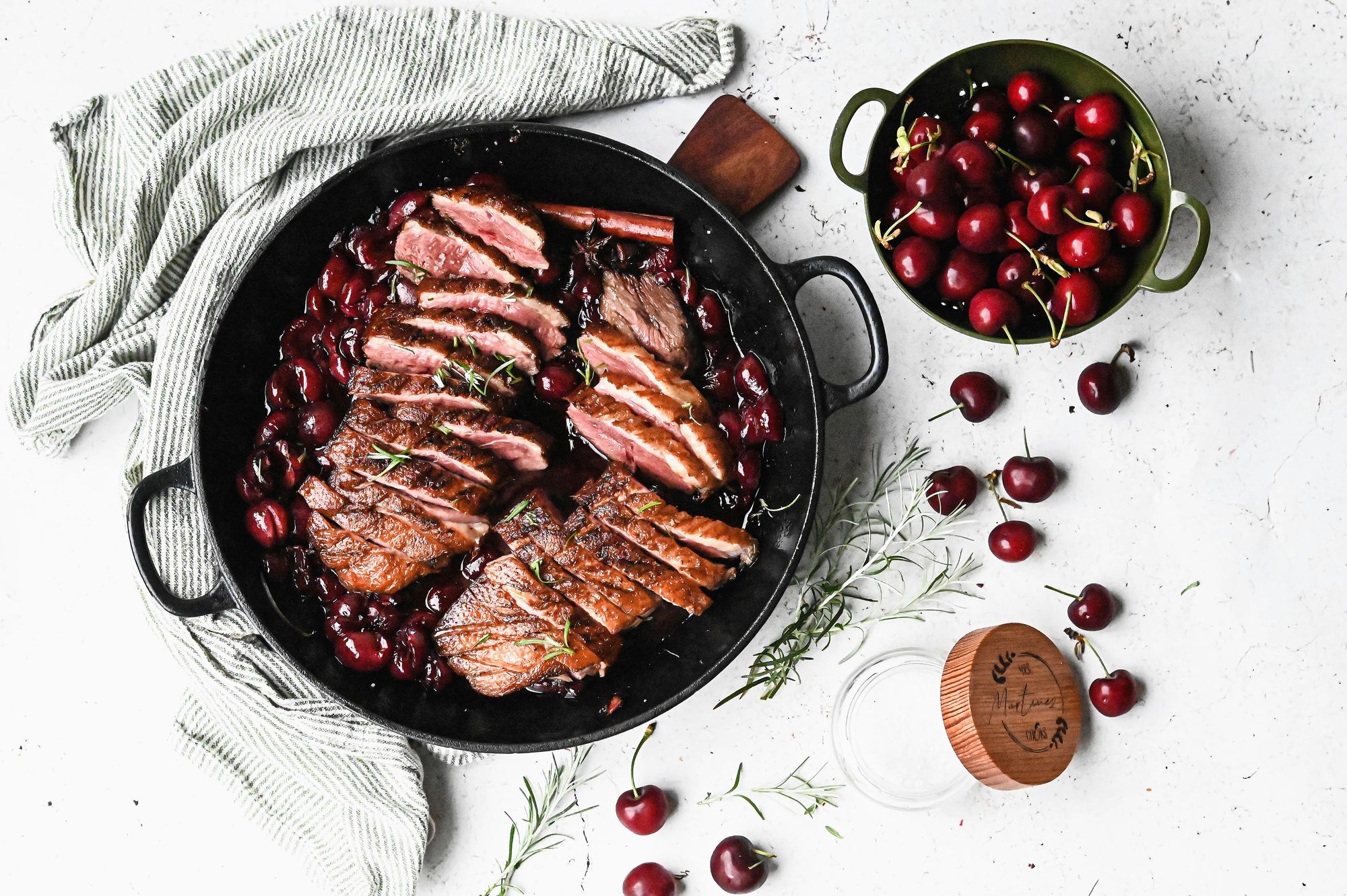https://www.terrenature.ch/app/uploads/2025/06/14_Magret-de-canard-aux-cerises.jpeg
