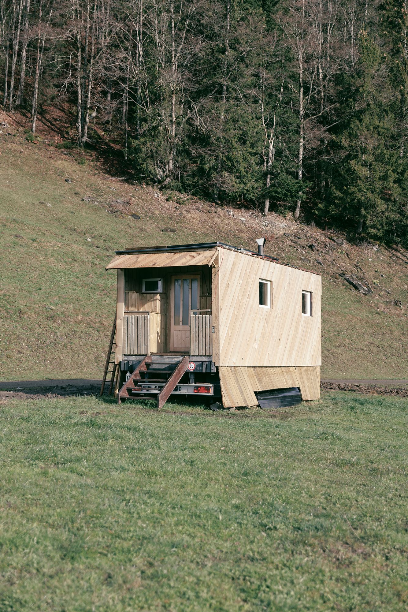 https://www.terrenature.ch/app/uploads/2025/10/28_habitat_leger_silouane_©_pierre-yves_massot_0920.jpeg