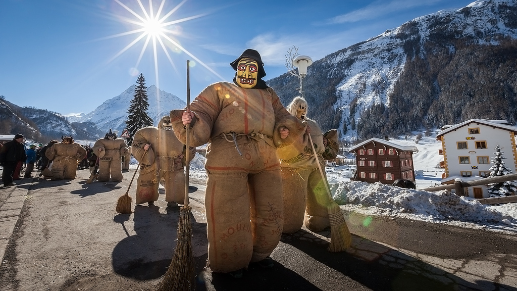 https://www.terrenature.ch/app/uploads/2026/02/carnaval-evolene.jpg