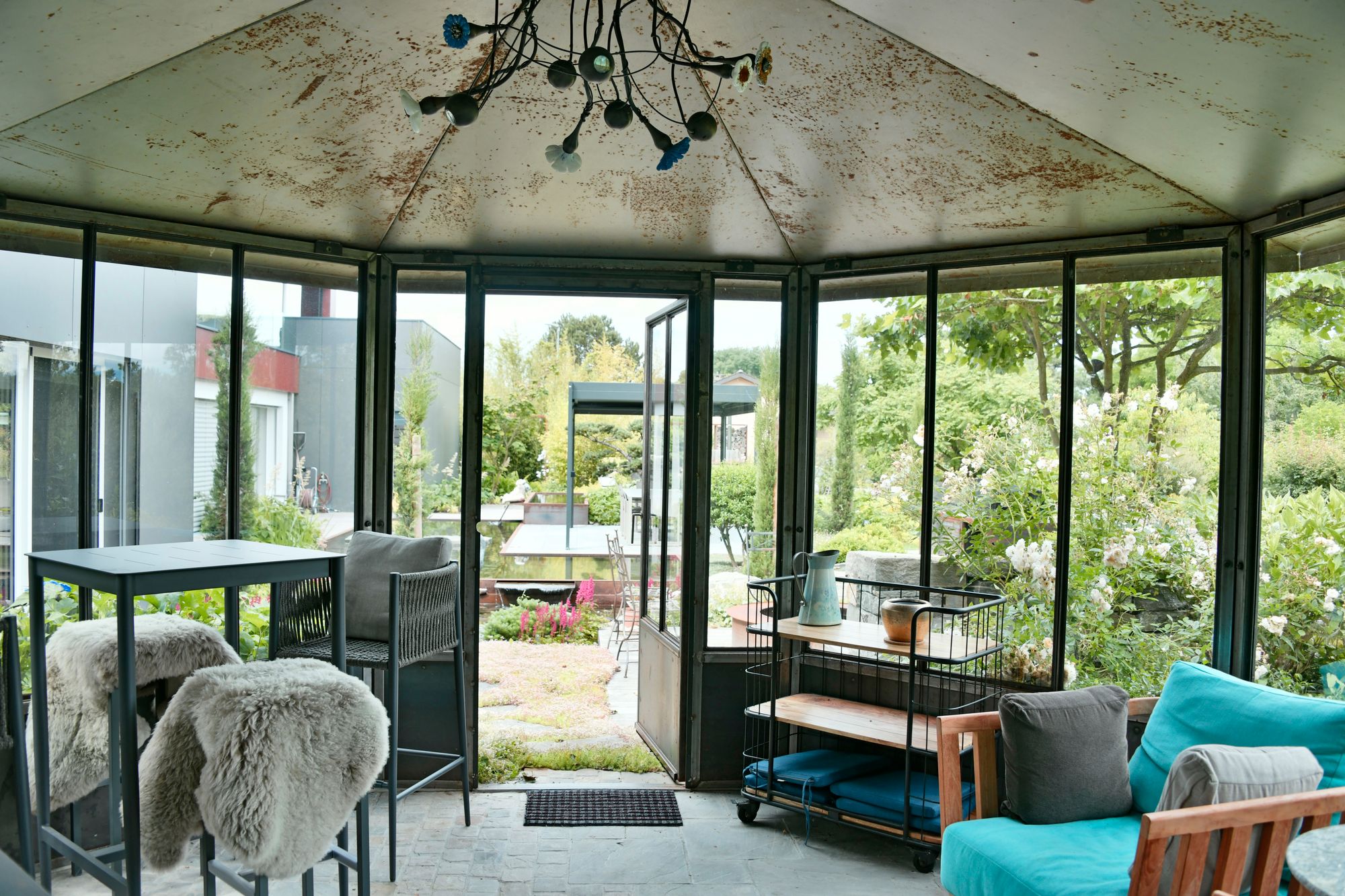 hsj26_42_jmd5042_p1jpeg