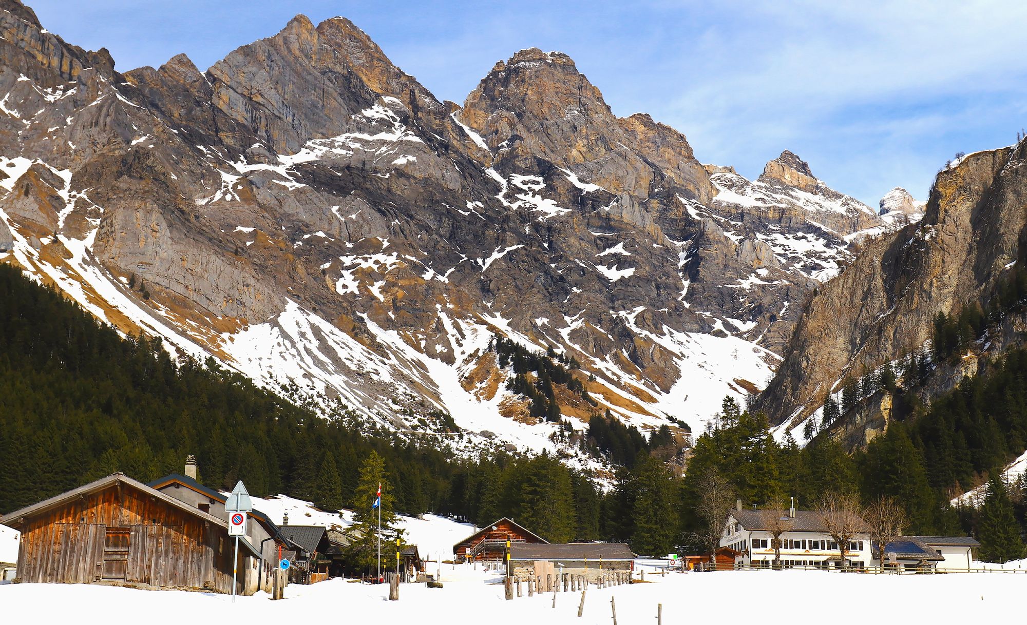 Balade au pied du somptueux massif des Diablerets
